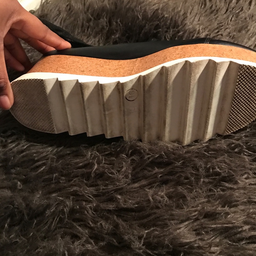 Shoes - Picture 7 of 7